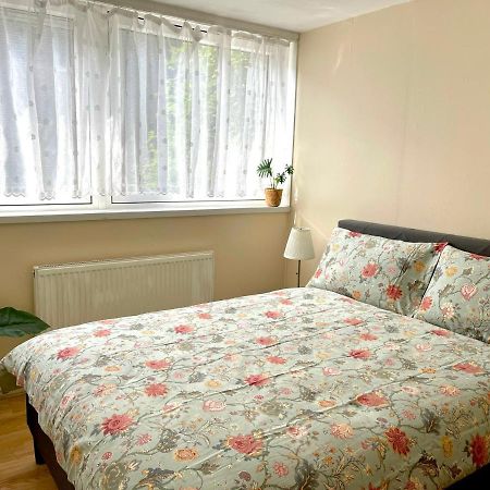 3Br Central London Close Station Luaran gambar