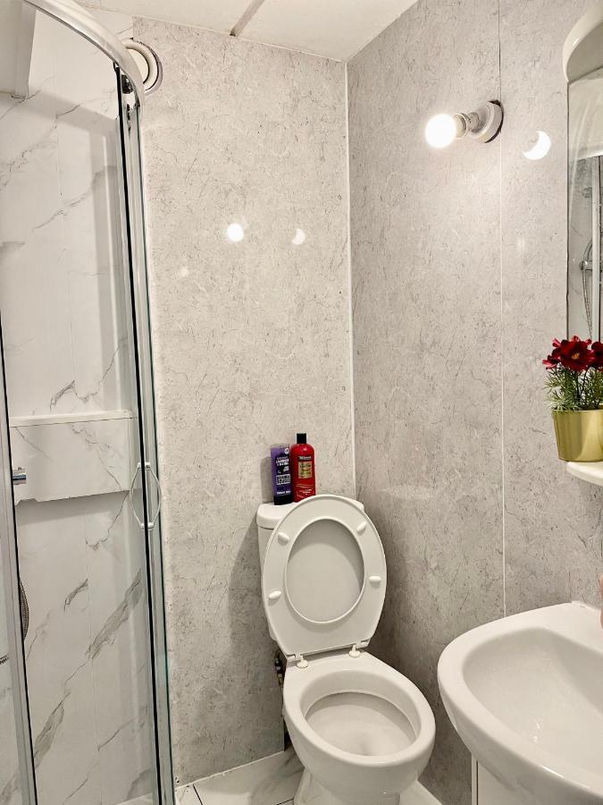 3Br Central London Close Station Luaran gambar
