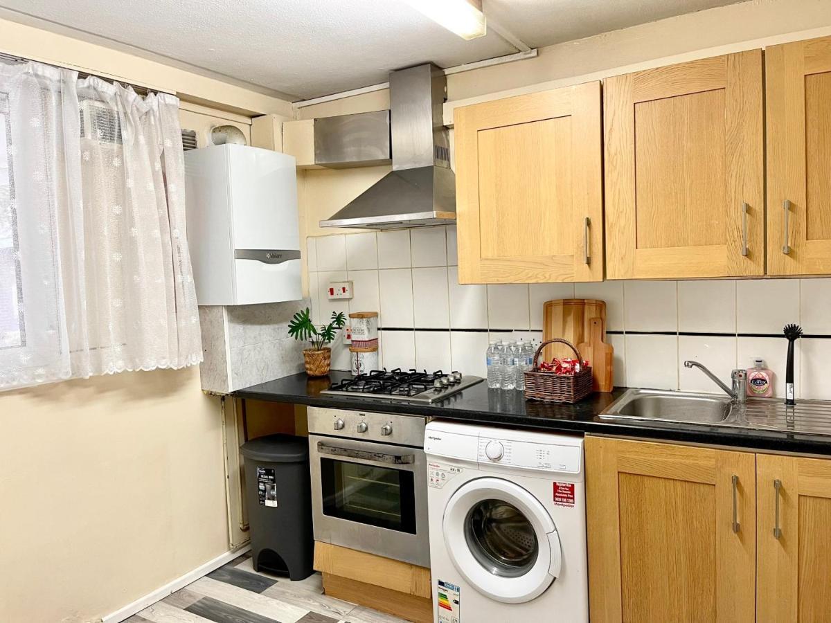 3Br Central London Close Station Luaran gambar