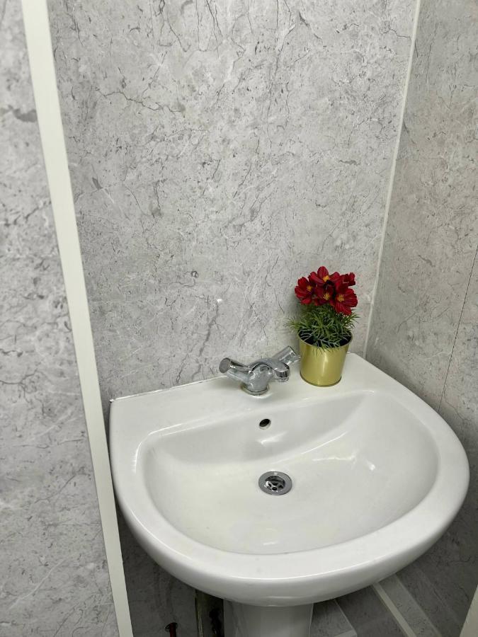 3Br Central London Close Station Luaran gambar